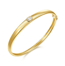 Load image into Gallery viewer, Bezel Emerald Cut Diamond Bangle