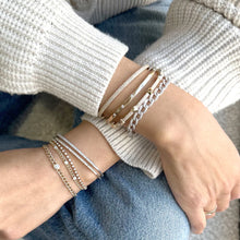 Load image into Gallery viewer, Single Bezel Diamond Link Bracelet